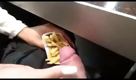 הבת אוהבת סרטי פורנו לצפיה בחינם את סבתא.