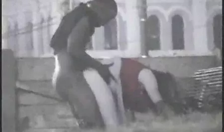 נפח של שרידי סרטיםxnxx בתו נזרק מלשונו