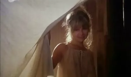לראות שכן עם סרט מין חינם שכן בזמן שבעלה בעבודה