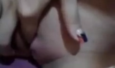 ברונטית מלאת תשוקה בשתי סרטי סקס כחולים חינם מזוודות מזדיינת.