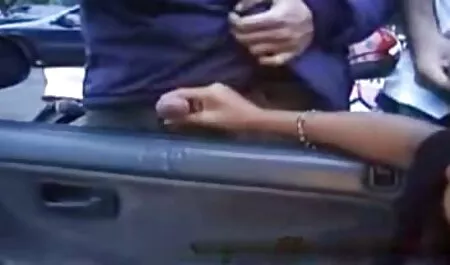 היא מזיינת לעצמה סרטים חינם אמא ובן אישה שמנמנה עם ויברטור.