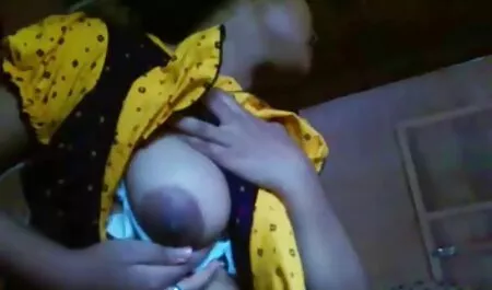 אני מתרגש באותה המיטה עם אמא שלי סקס סרטים חינם