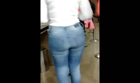 בחורה מזדיינת עם ברמפולין ושפיך במדינה סרטי סקס חינם צעירות שלה.