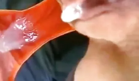 התחת של החברה דופק חזק במטבח. סרטים כחולים לצפייה ישירה בחינם
