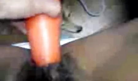 לדחוף סרטי סקס חינם אונס אצבע לבעלה על שפיך בתחתונים.