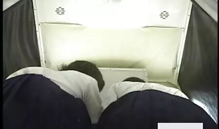 האיש עם השיער האפור סרטי סקס שמנות חינם לומד את עורו ומעניש את משרתו