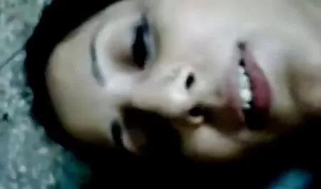 ספיי בוי בזמן שאמא סרט אירוטי באורך מלא שלי מאוננת.