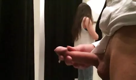 האחות מבקשת מאח סרטי סקס חינם חדש לגעת בה.