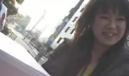 האישה התאספה לעבודה, לבושה, אבל הבעל הגיע והיה צריך פורנו סרטים חינם לעצבן את הבגדים שלה