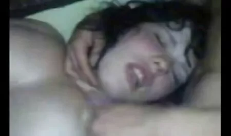 אמא רוסיה בוכה אחרי סרטי סקס פורנו חינם האוננות.