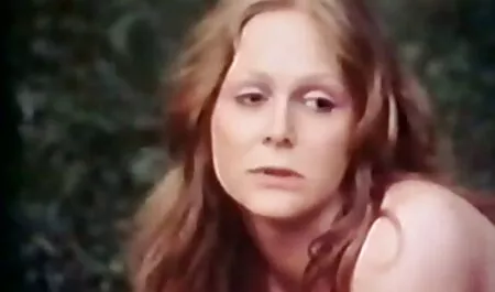 הבן מזיין את אמא שלו במקום סרטי סקס למבוגרים חינם ארוחת צהריים.