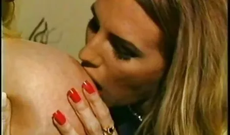 גברים צעירים להיכנס הטלסקופ על המסך סרטי סקס חינם אונס