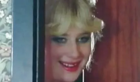 הבחור הצעיר בכובע הבייסבול הסכים סרטים כחולים לצפייה ישירה בחינם ל 
